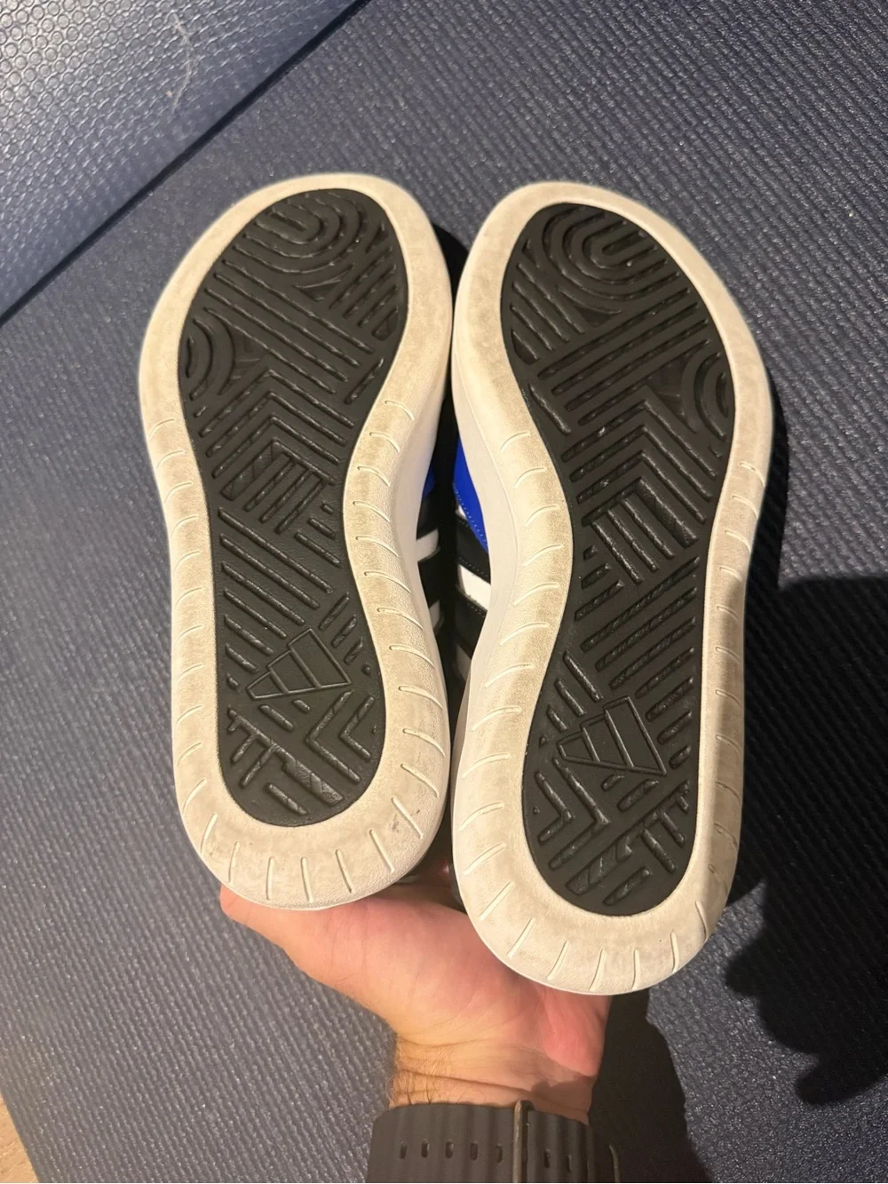 adidas Kids Low-Top Sneakers in White, Blue and Black